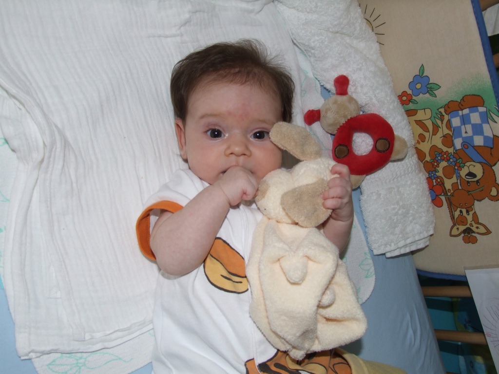 Tessa kuschelt (08.07.2006)