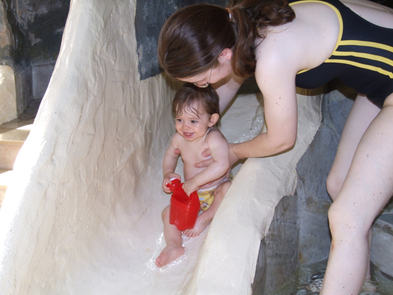 Tessa im Schwimmbad